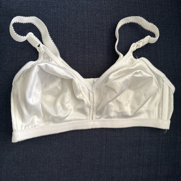 Bali Elegant ivory  Lace Bra size 38C - Picture 10 of 10